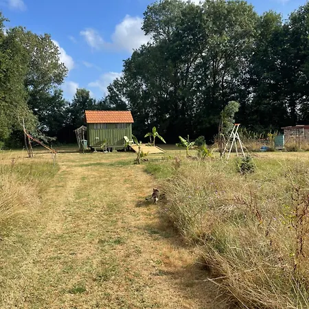 Au Fond Du Jardin Luxury tent